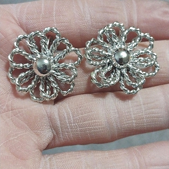 Coro Jewelry - CORO VINTAGE DOUBLE LAYERED FLORAL SILVER-TONE DROP CLIP-ON 1" EARRINGS